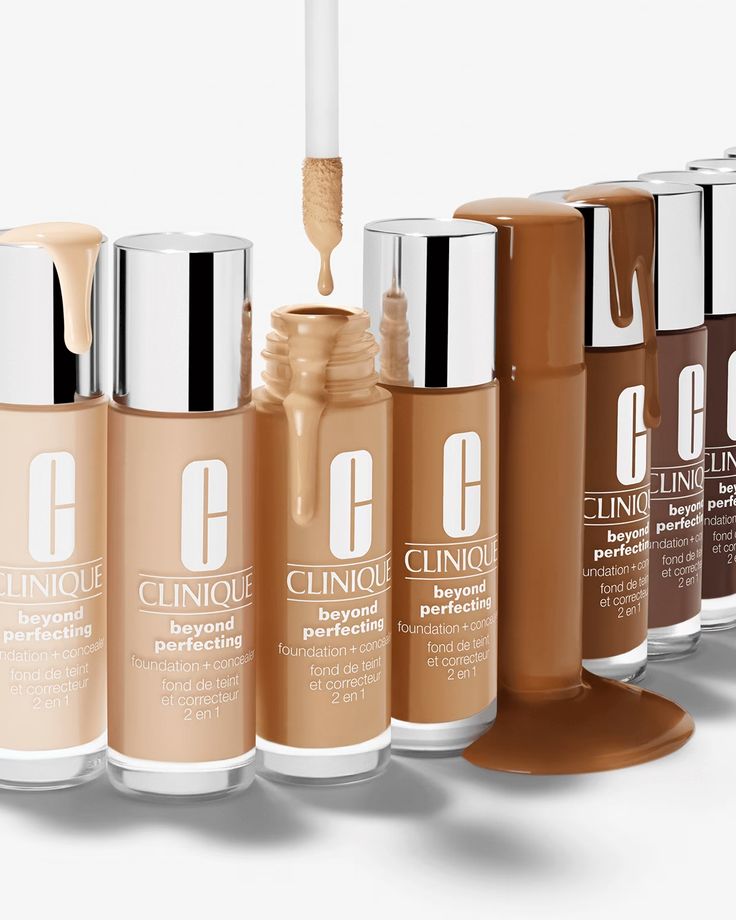 Clinique Beyond Perfecting Foundation + Concealer – Full Coverage, Natural Finish