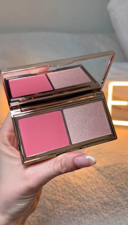 Charlotte Tilbury Highlighter & Blush Palette – Radiant Glow Face Duo