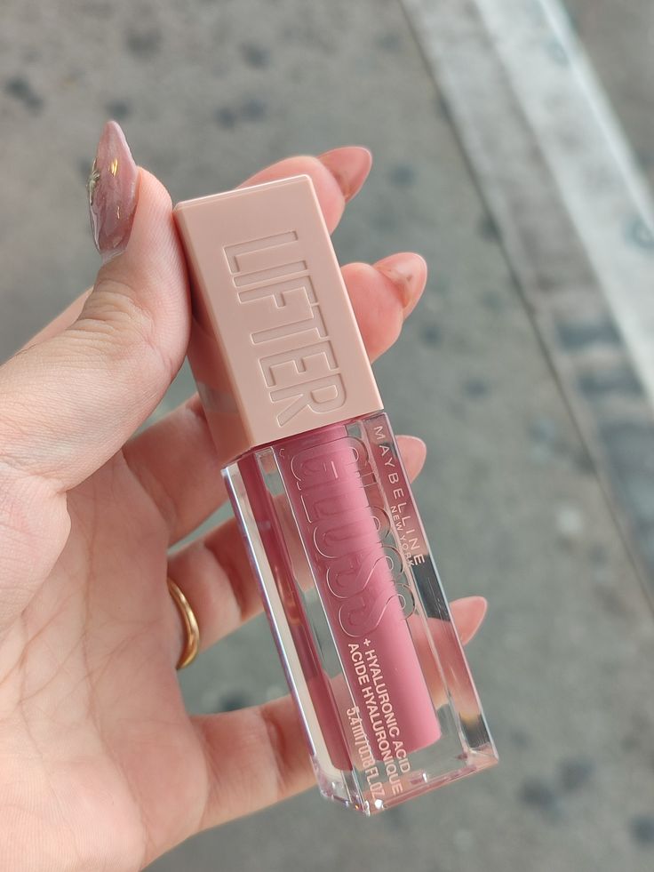 Maybelline Lifter Gloss – Hydrating High-Shine Lip Gloss with Hyaluronic Acid