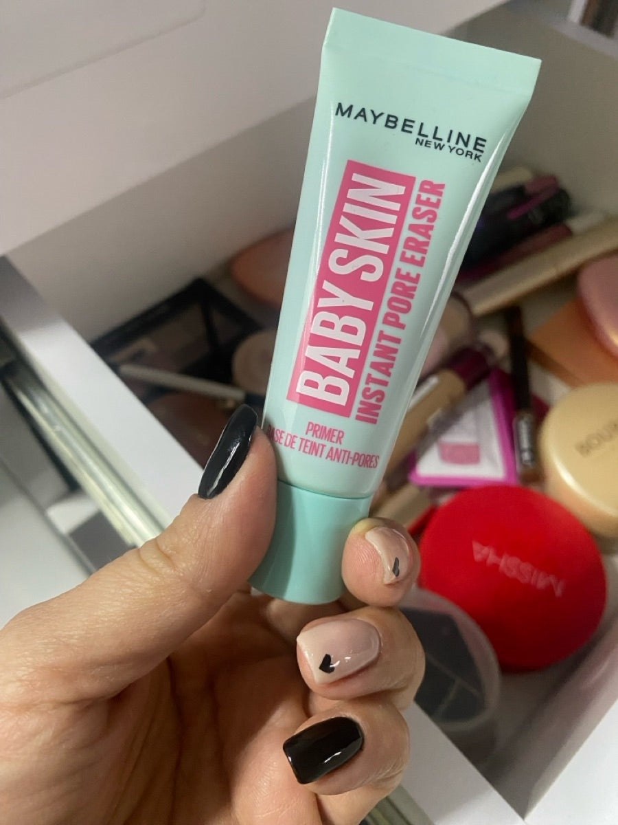 Maybelline Instant Pore Eraser Primer – Smooth, Blurred Finish