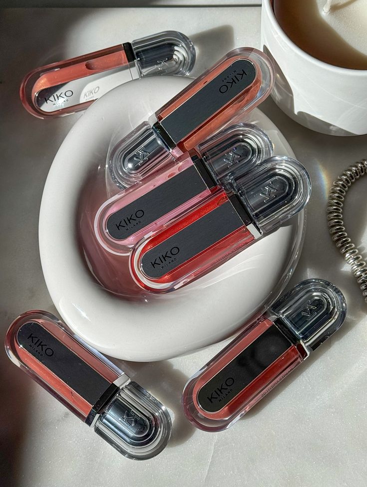Eid Special Lip Combo – Summer Fridays Lip Oil + Kiko 3D Hydra Gloss ✨ (Get free gift worth 1000!! And free shipping 🔥)